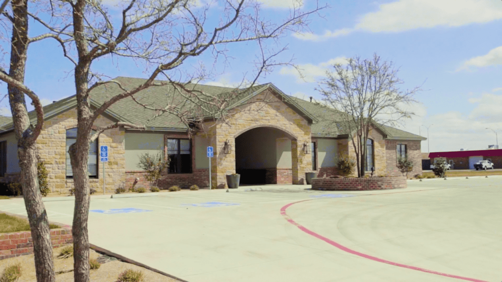 Lubbock New Legacy Home - Thumbnail 02